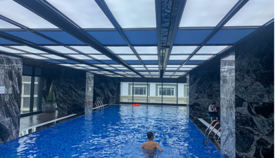 KHO KIẾN VIỆT THI CÔNG SÀN GỖ NHỰA NGOÀI TRỜI VIỆT PHÁP TẠI KHU BỂ BƠI TRONG NHÀ SUNSHINE CITY