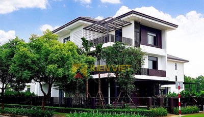 Kho Kiến Việt Tây Hồ thi công giàn hoa Kankyo Wood II ngoài trời cho khu biệt thự Hà Đô Charm Villas