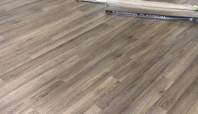 Thi công sàn gỗ công nghiệp Kronopol Platinium 12mm tại KĐT Tân Việt Bắc – Quảng Ninh