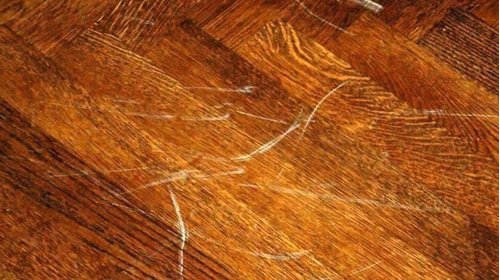 6 cách xử lý sàn gỗ công nghiệp bị xước và làm mới hiệu quả
