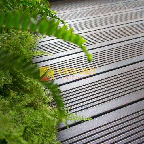 Sàn tre ngoài trời Lavie Bamboo mặt rãnh to màu tối LBDB321-18T