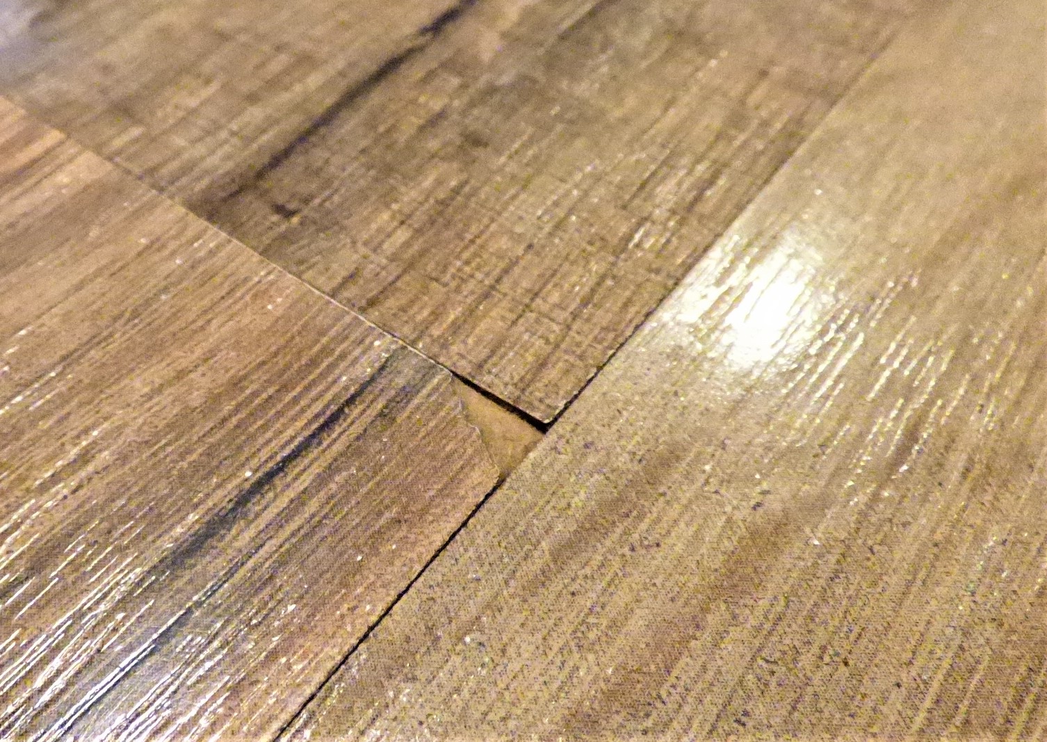 cách xử lý sàn gỗ bị hở